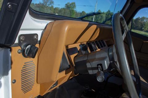 Jeep CJ/YJ Windshield Knobs Pair 76-95 CJ and Wrangler YJ Powdercoat Black Kentrol